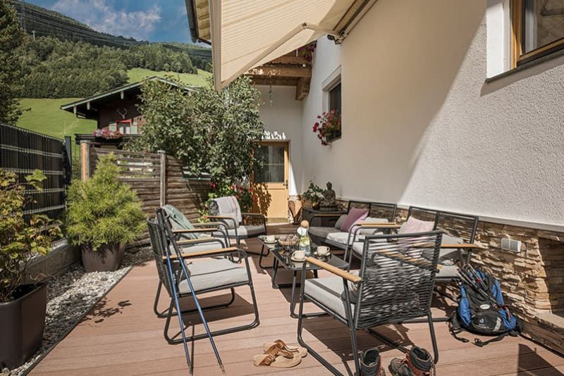 Sonnenterrasse im Gästehaus die geislerin in Tirol