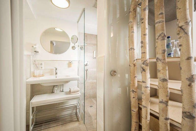 Badezimmer im Gästehaus die geislerin im Zillertal