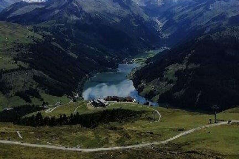 Durchlassboden Stausee Gerlos im Sommer